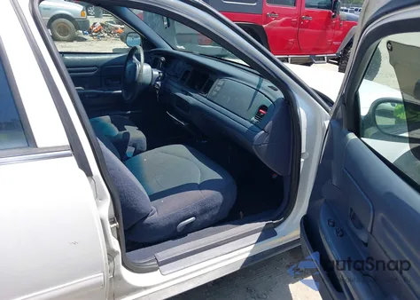 2000 Ford Crown Victoria Police Interceptor из США, поврежденный, VIN 2FAFP71W9YX208897